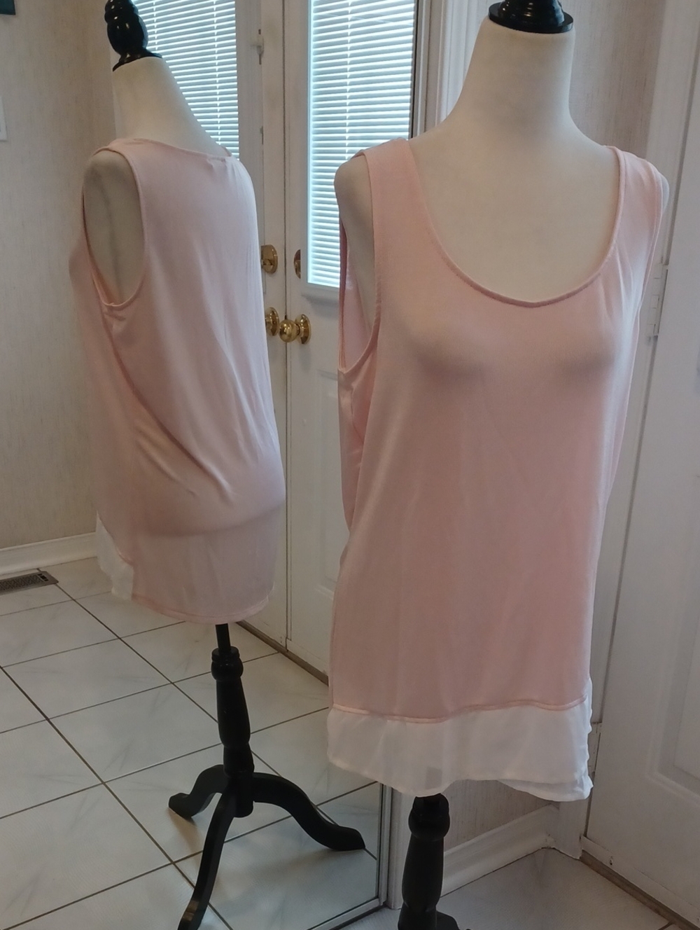4/$30 Light Pink Sleeveless Layered Hem Tank Top - Size Large